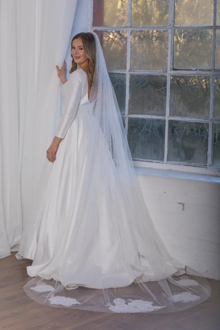 Extra+Lisette+with+veil+Natalya+James+2025-22.png