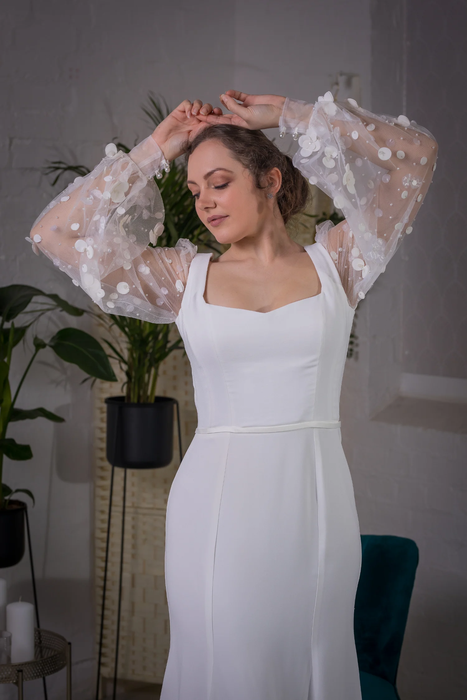 Hayden with detachable sleeves 2.png