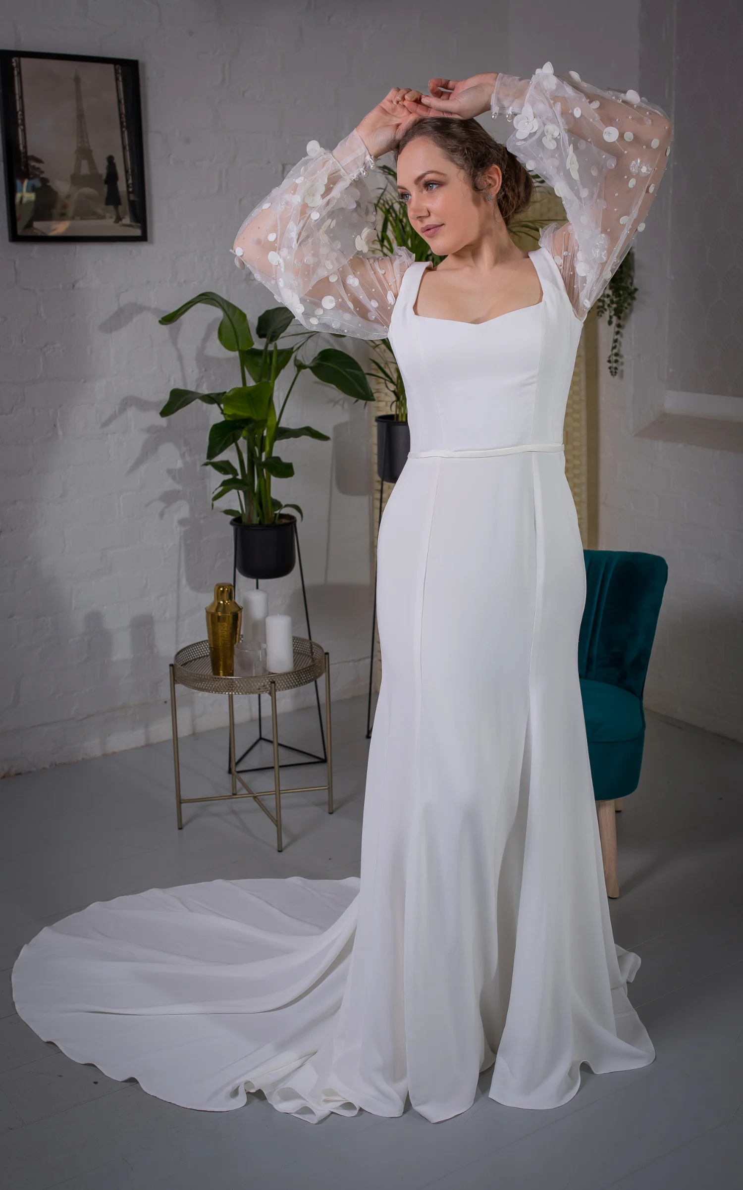 Hayden with detachable sleeves.png