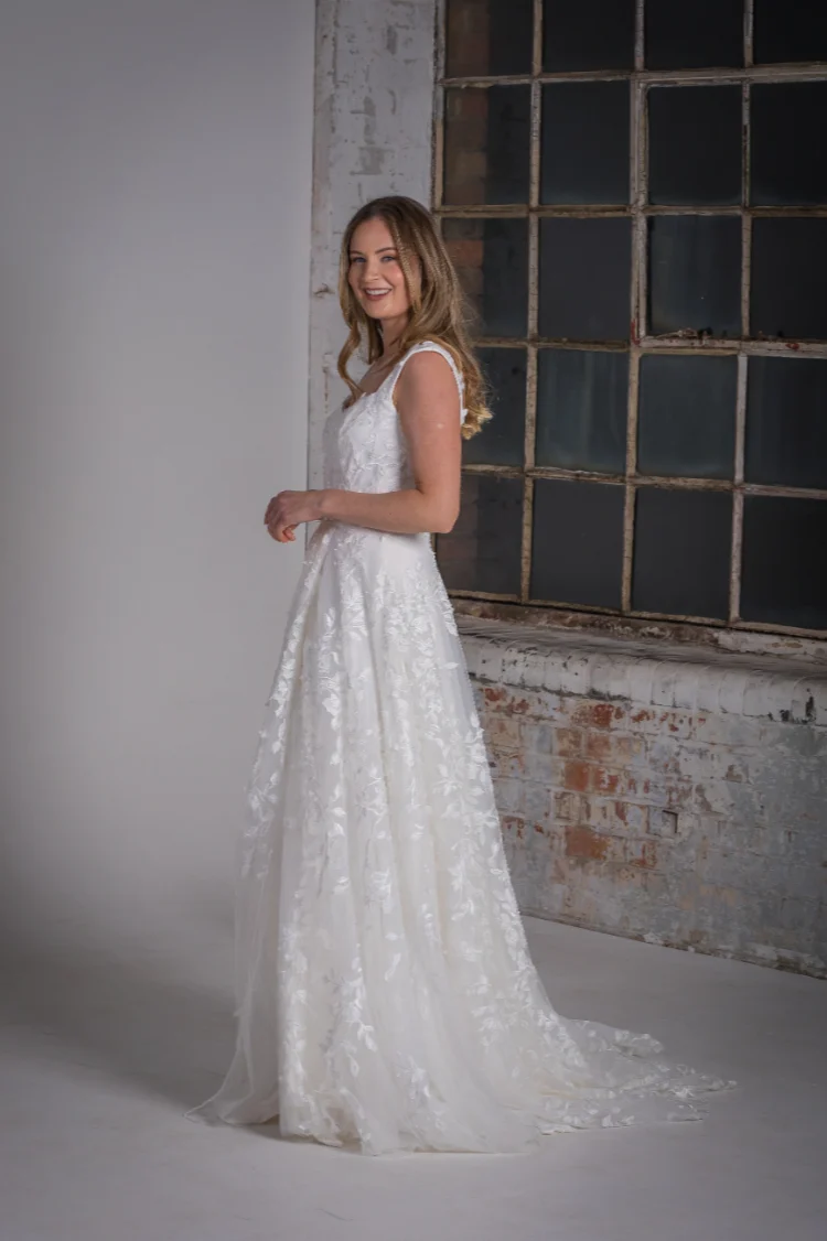 Calla%2BLace%2BWedding%2BDress%2Bside%2BOrchid%2BCollection%2BNatalya%2BJames%2B2025-371.png