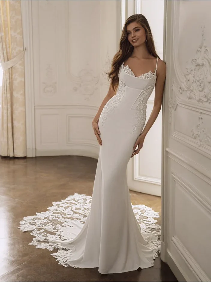 26_Etoile_PRO_FALISHA_Fro_Web_704_941_int_s_c1.jpg